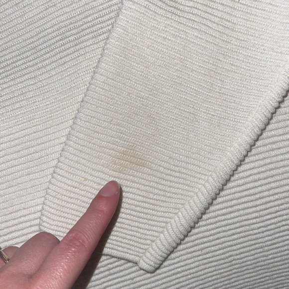 Aritzia Wilfred Free Ribbed Sweater - Picture 9 of 11